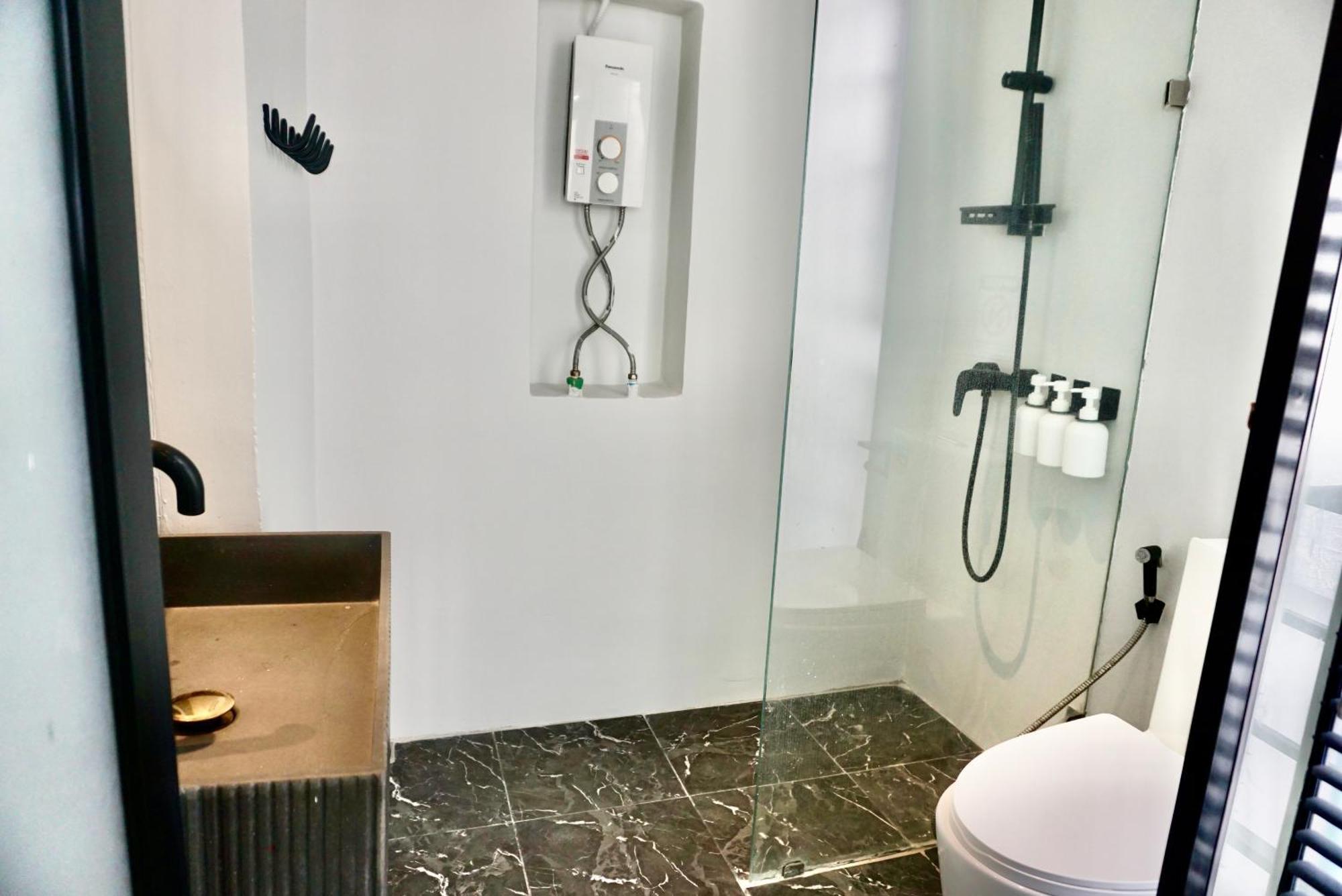 Hash Silom Soi 3 - Hip And Funky With Rooftop View Appartamento Bangkok