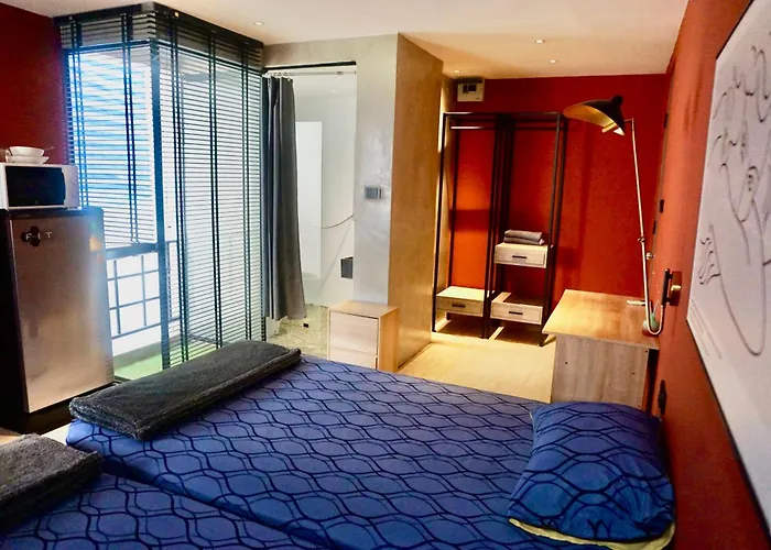 Hash Apartment Silom Soi 3 - Hip And Funky With Rooftop View